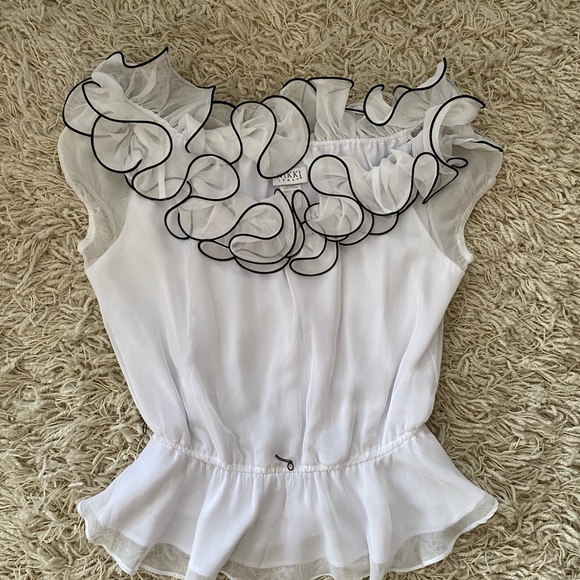Nikki Italy women's white Sleeveless blouse, size 7(M) Crinkle Ruffles boho - Picture 12 of 15